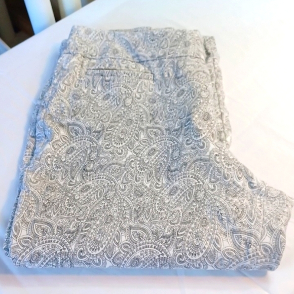 Vanhuesen  Tweed  Gray Casual  Capri Pants Sz 16 Stretch - Picture 3 of 8